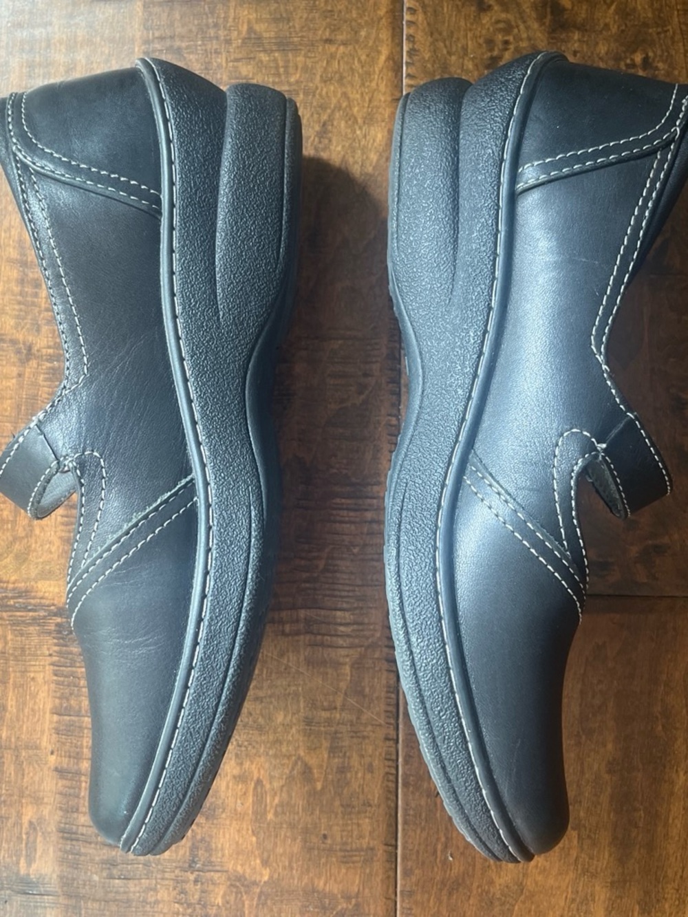 L.L. Bean black leather Mary Jane comfort  walking ballet sneaker flats Sz. 7.5 - Picture 3 of 6